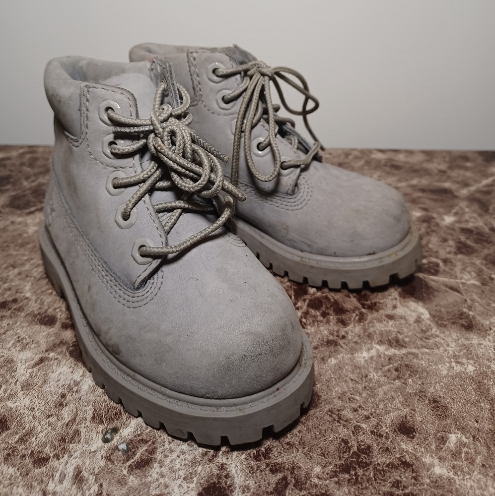 Timberland- Gray Boots Kids Size 7 - Picture 3 of 3